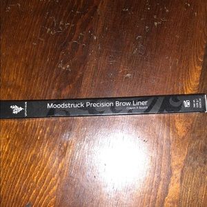 Brow liner